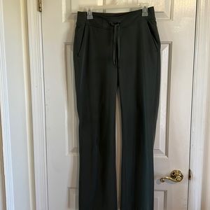 Women’s Athleta Straight Leg Olive Green Pant Size 4